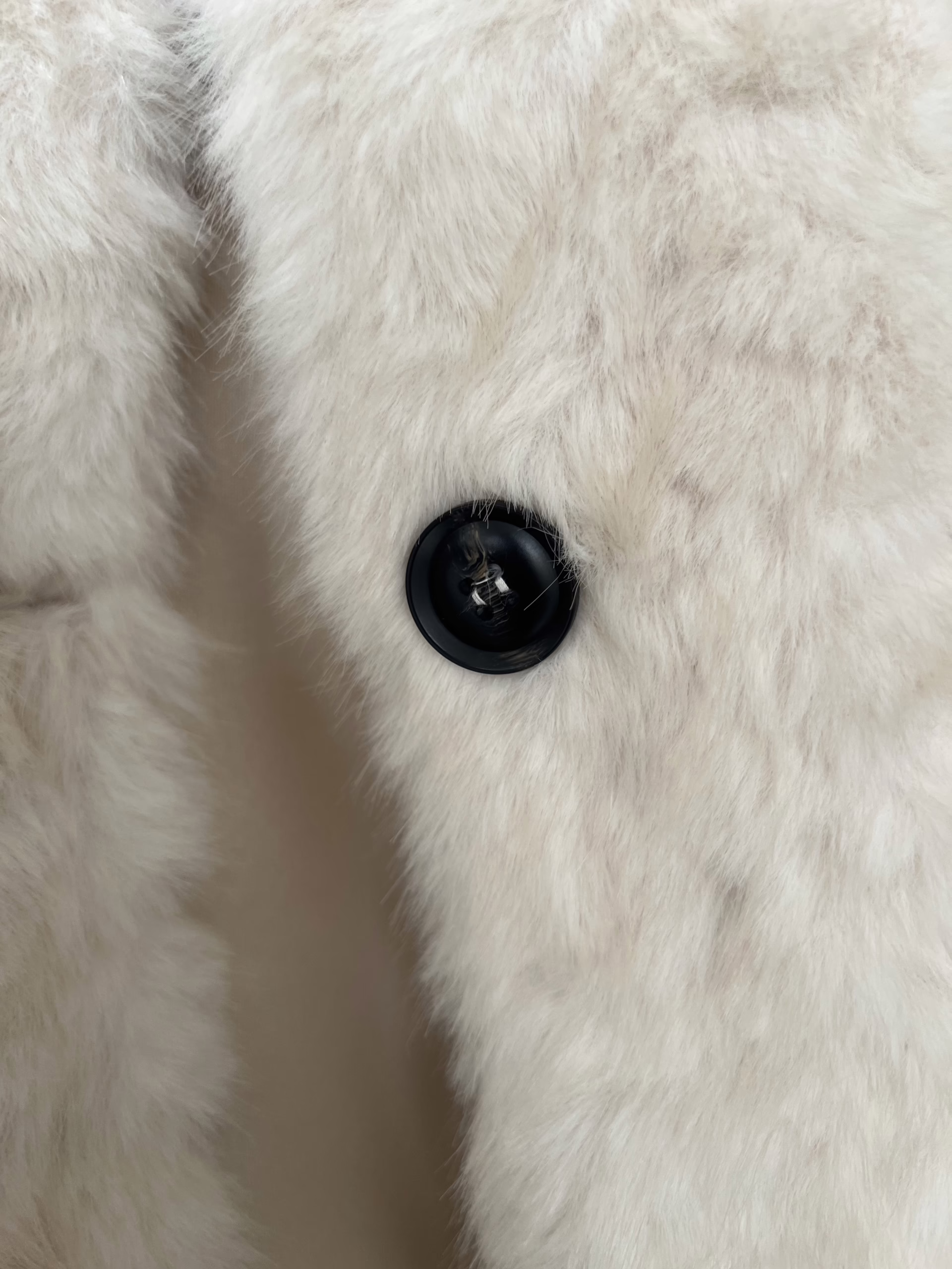 크림 퍼 자켓 - 이미지 4