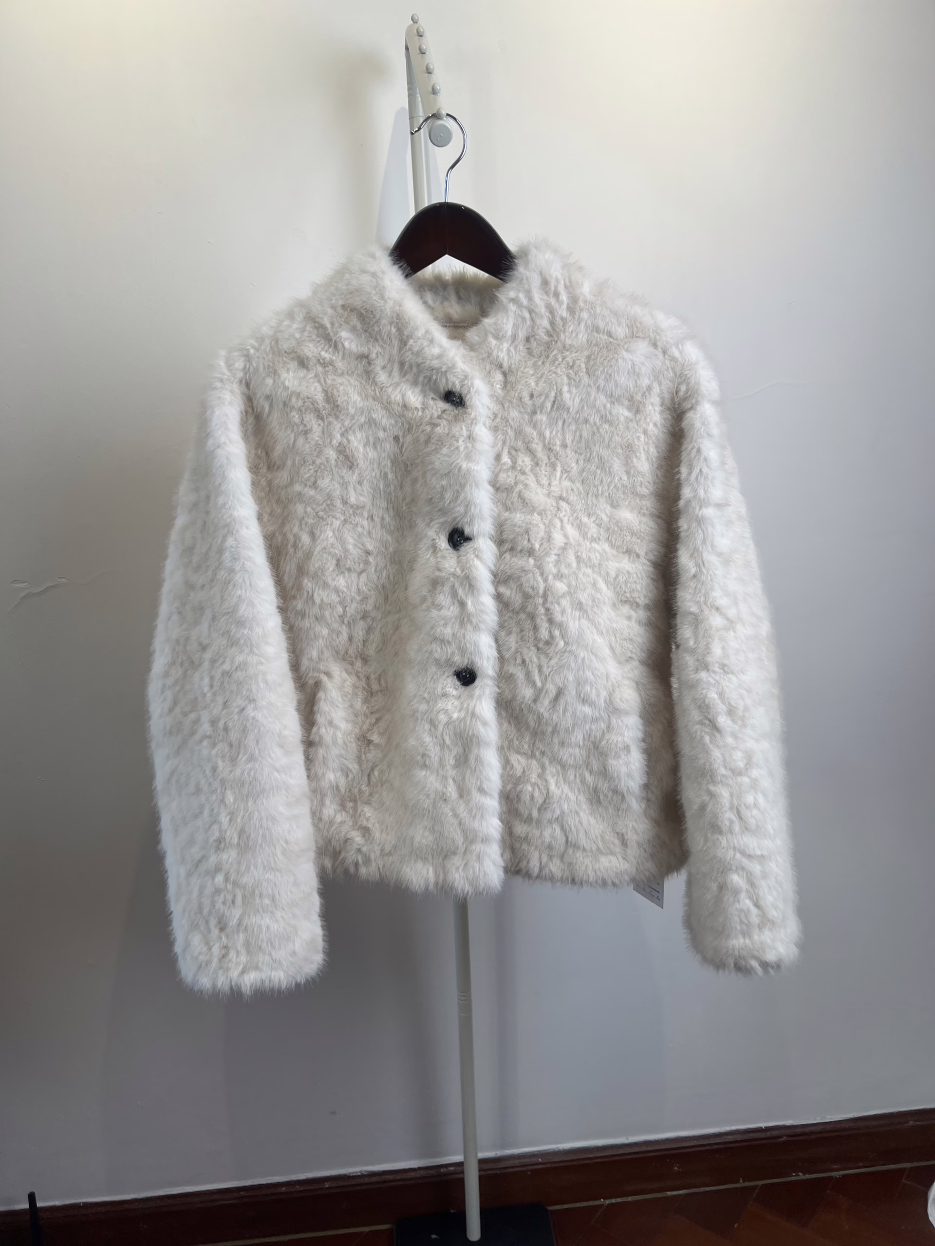 크림 퍼 자켓