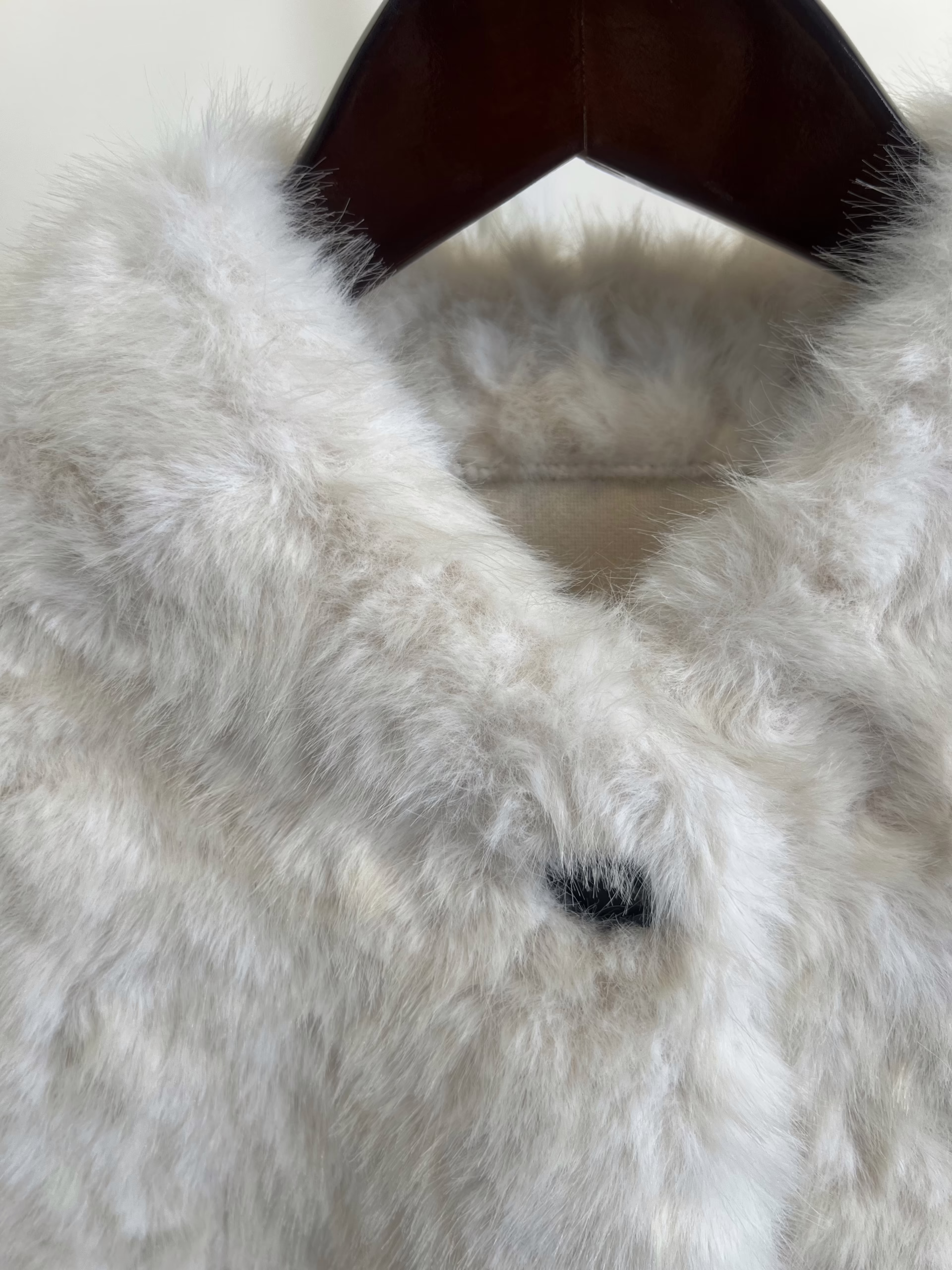 크림 퍼 자켓 - 이미지 8