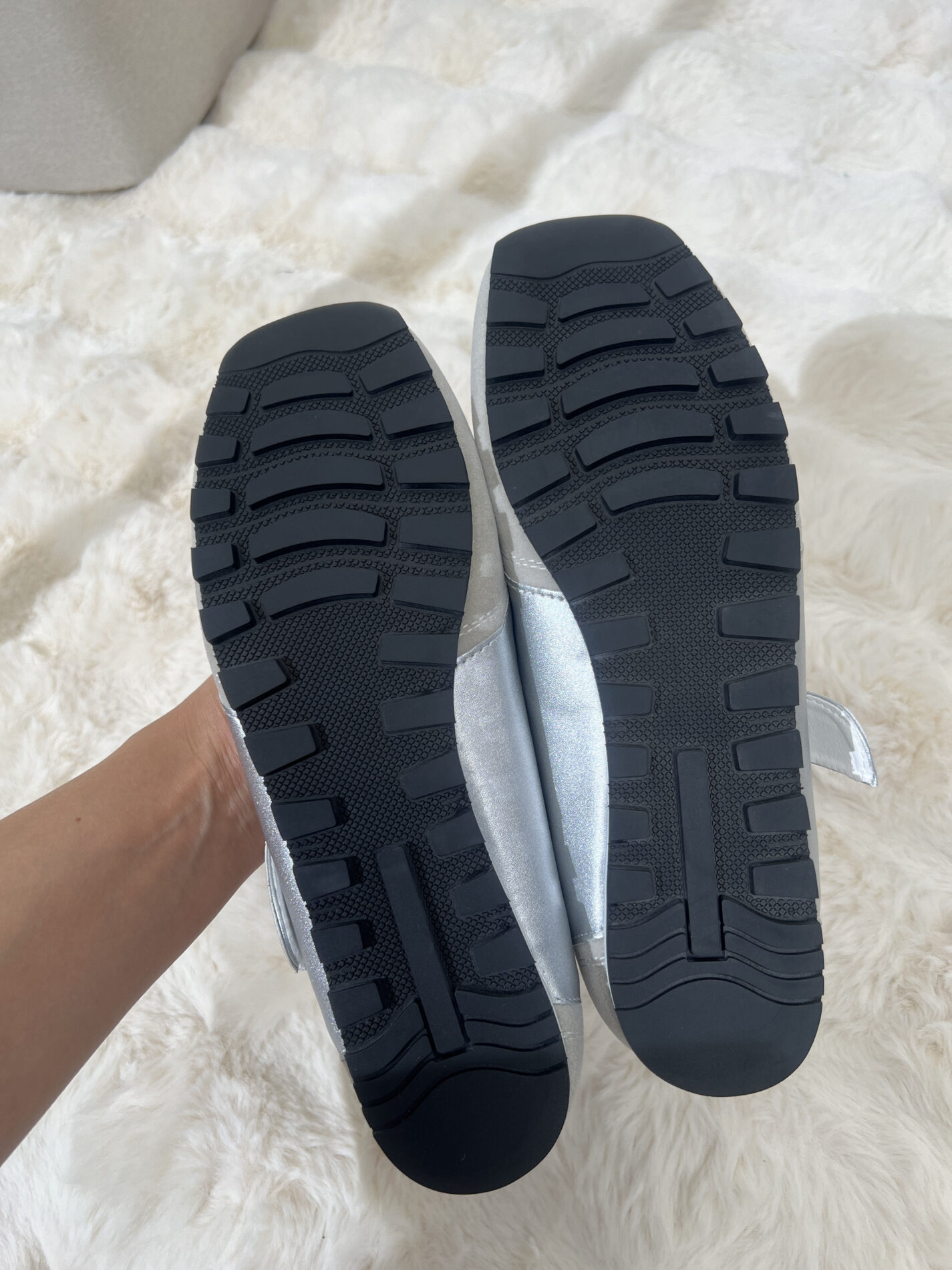 운동화처럼 편안한 여성 실버 메리제인 투컬러 쿠션 스니커즈 단화 컴포트화 - 이미지 7