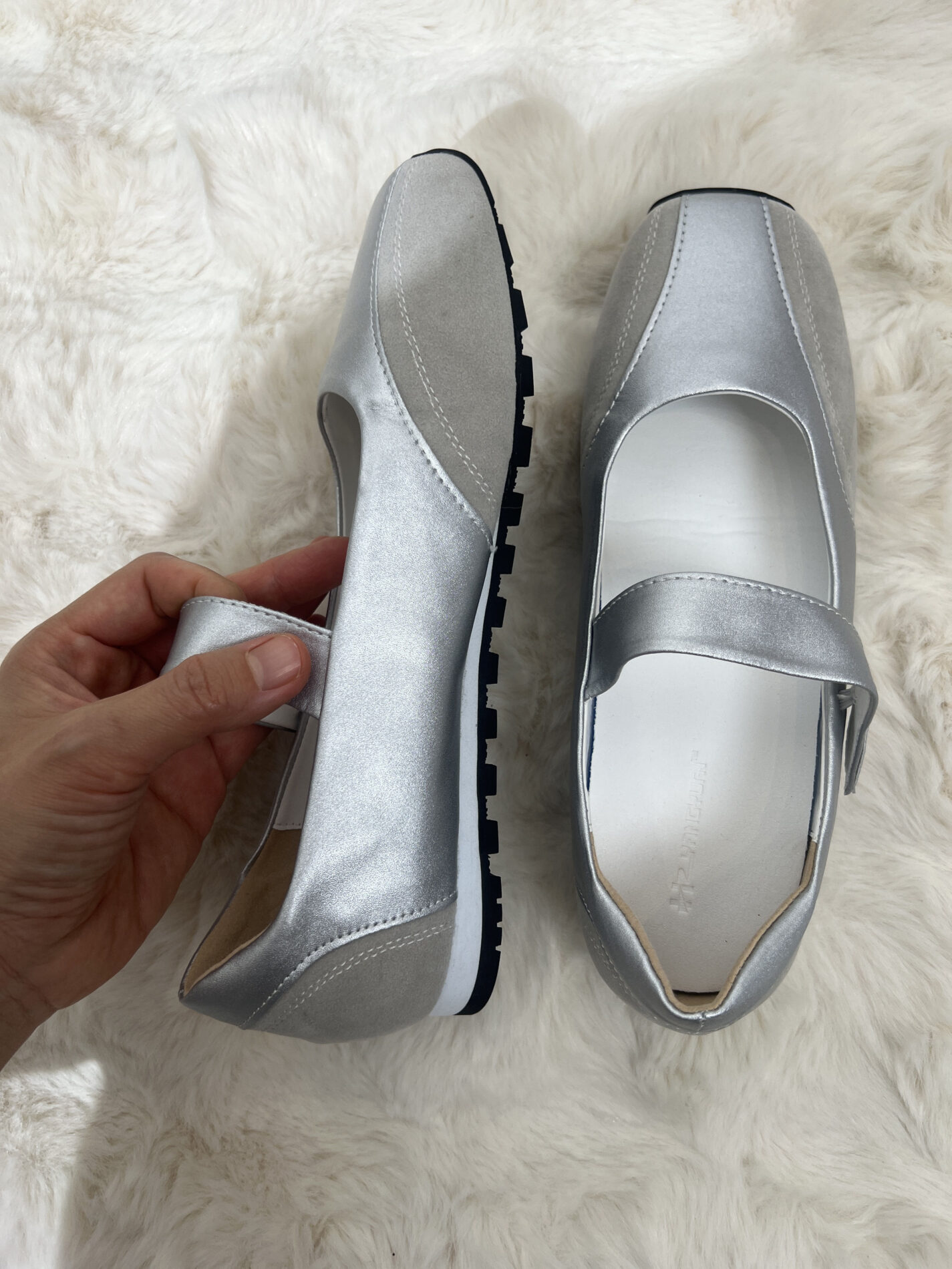 운동화처럼 편안한 여성 실버 메리제인 투컬러 쿠션 스니커즈 단화 컴포트화 - 이미지 5